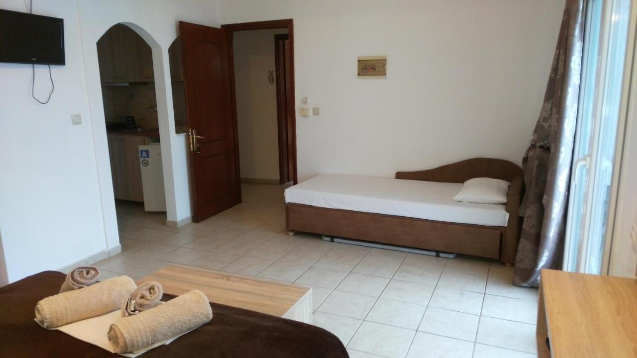 Psarou Apartments Paralía Skotínis Kültér fotó
